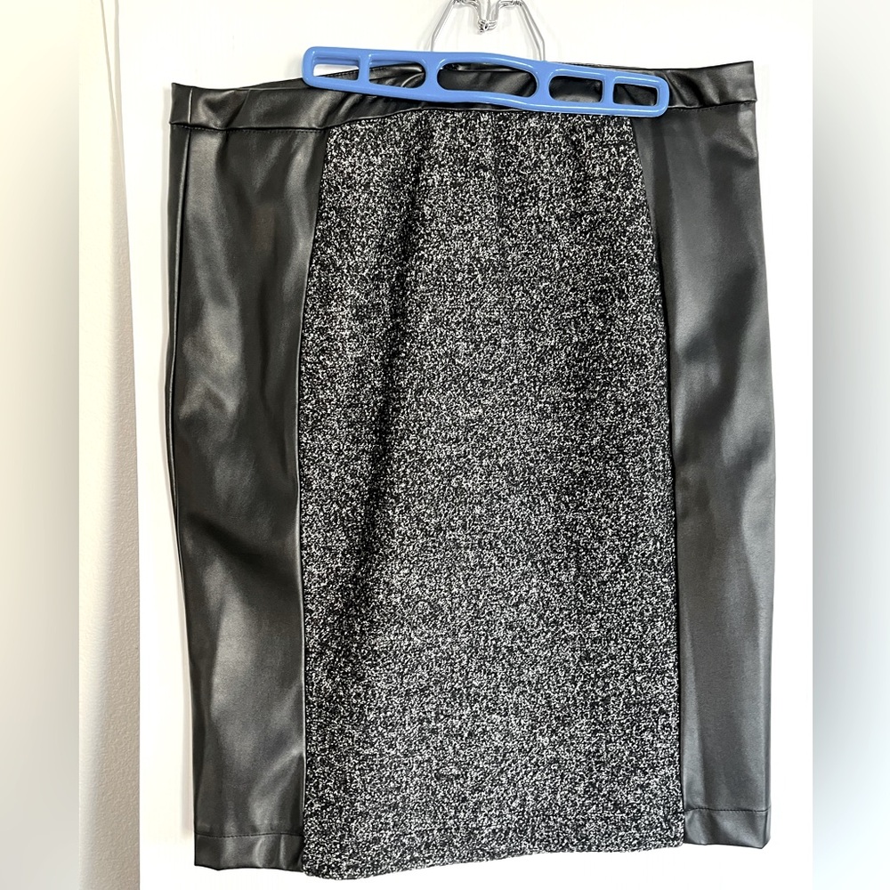 INSIGHT black skirt